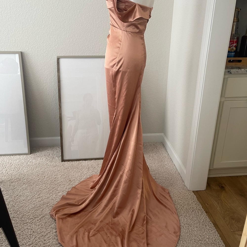 Elegant Satin Gown in Copper - Picture 7 of 8